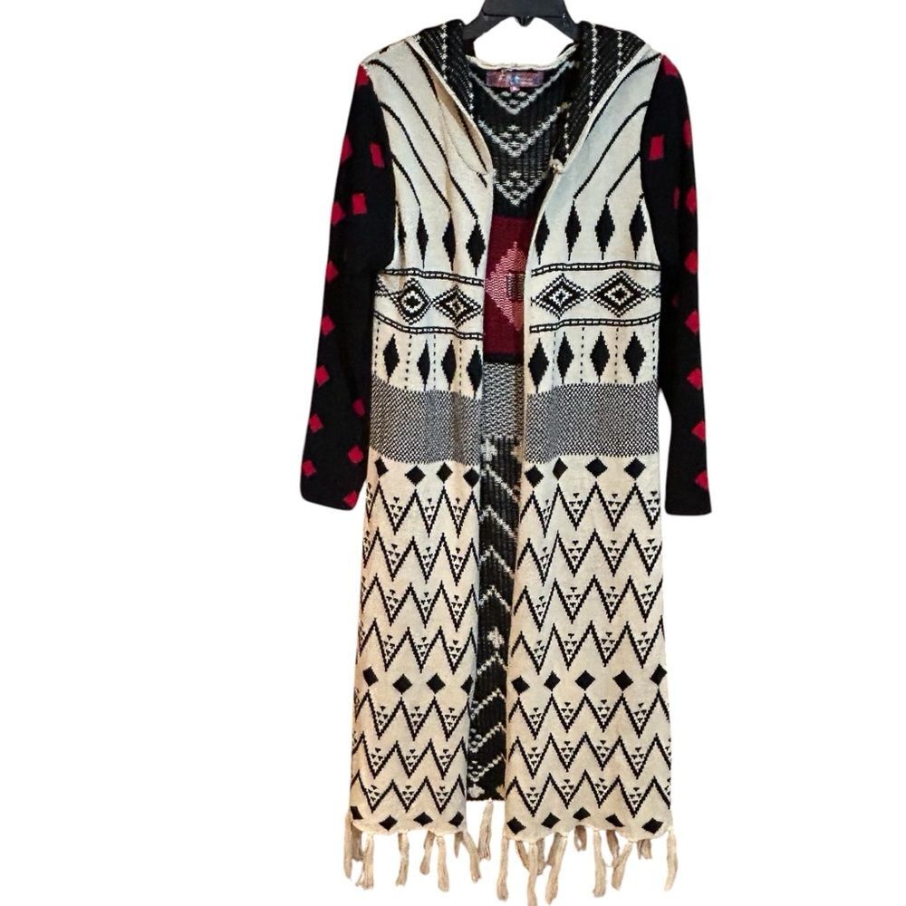 Selfie Couture by Trendology Tribal Aztec Design Cardigan Sweater M/L